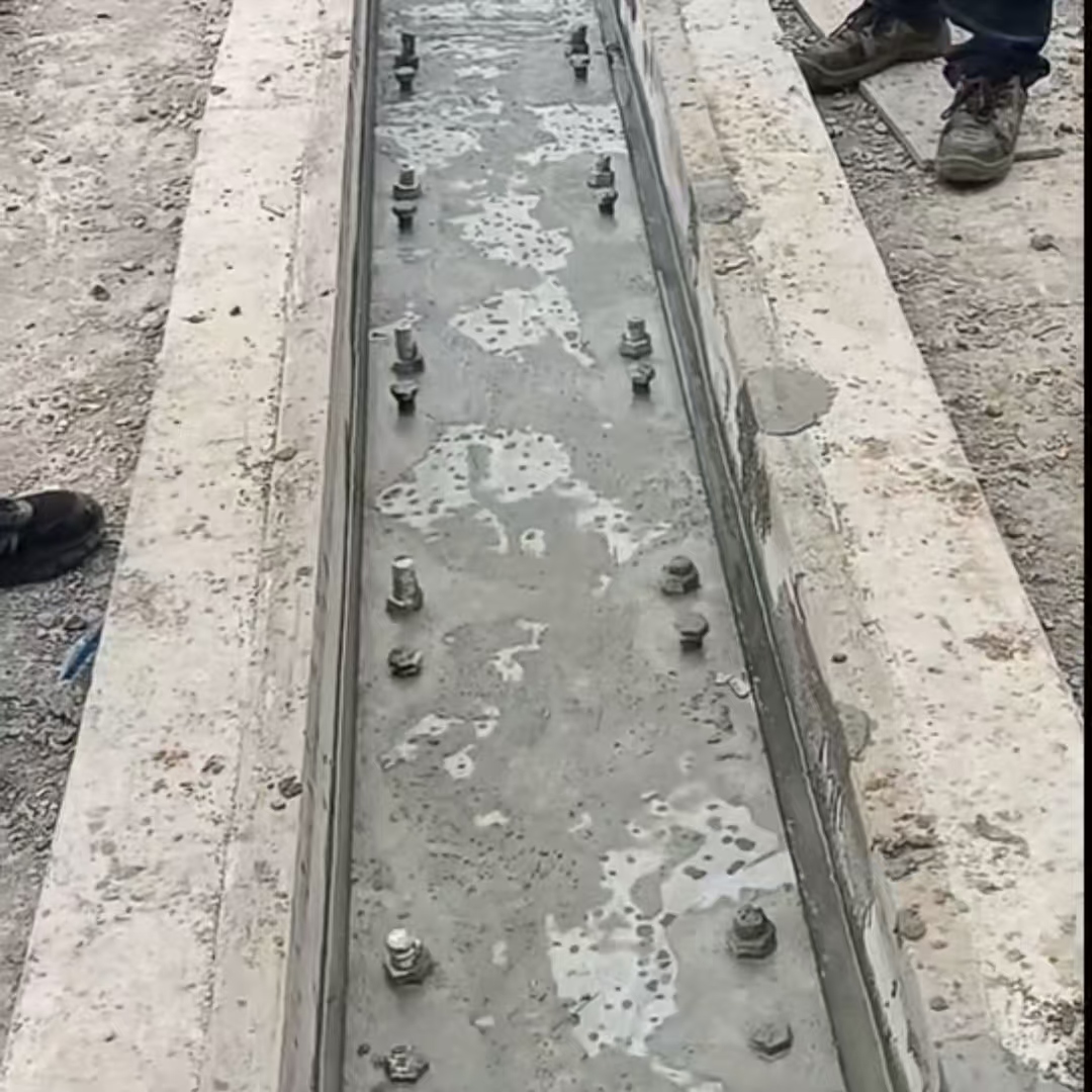 华龙港口码头起重机龙门吊重型机械设备稳固用早强快凝轨道胶泥